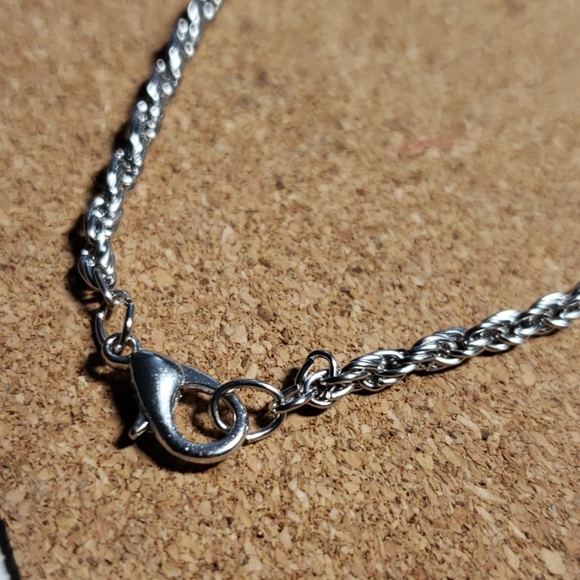 🆕 NWOT Devil Skull Green Eyes 22" Necklace - Picture 6 of 6